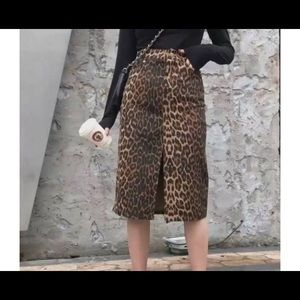 Zara Skirt leopard with a front slip